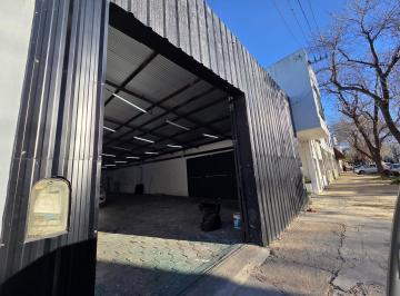Bodega-Galpón · 270m² · 2 Ambientes · 50 Cocheras · Galpón en Alquiler (Casco Urbano)