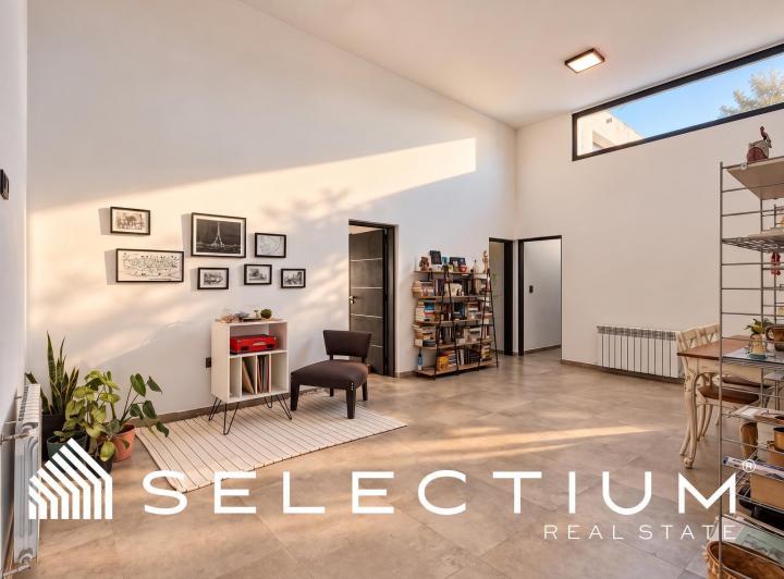 Casa · 190m² · 6 Ambientes · 3 Cocheras