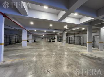 Garage · Venta de Cochera Cubierta con Baulera en Wilde