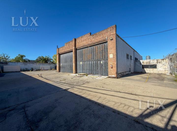 Depósito · 700m²