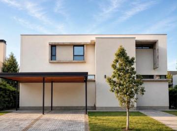 Casa · 151m² · 6 Ambientes · 2 Cocheras · Casa en Rodeo de La Cruz