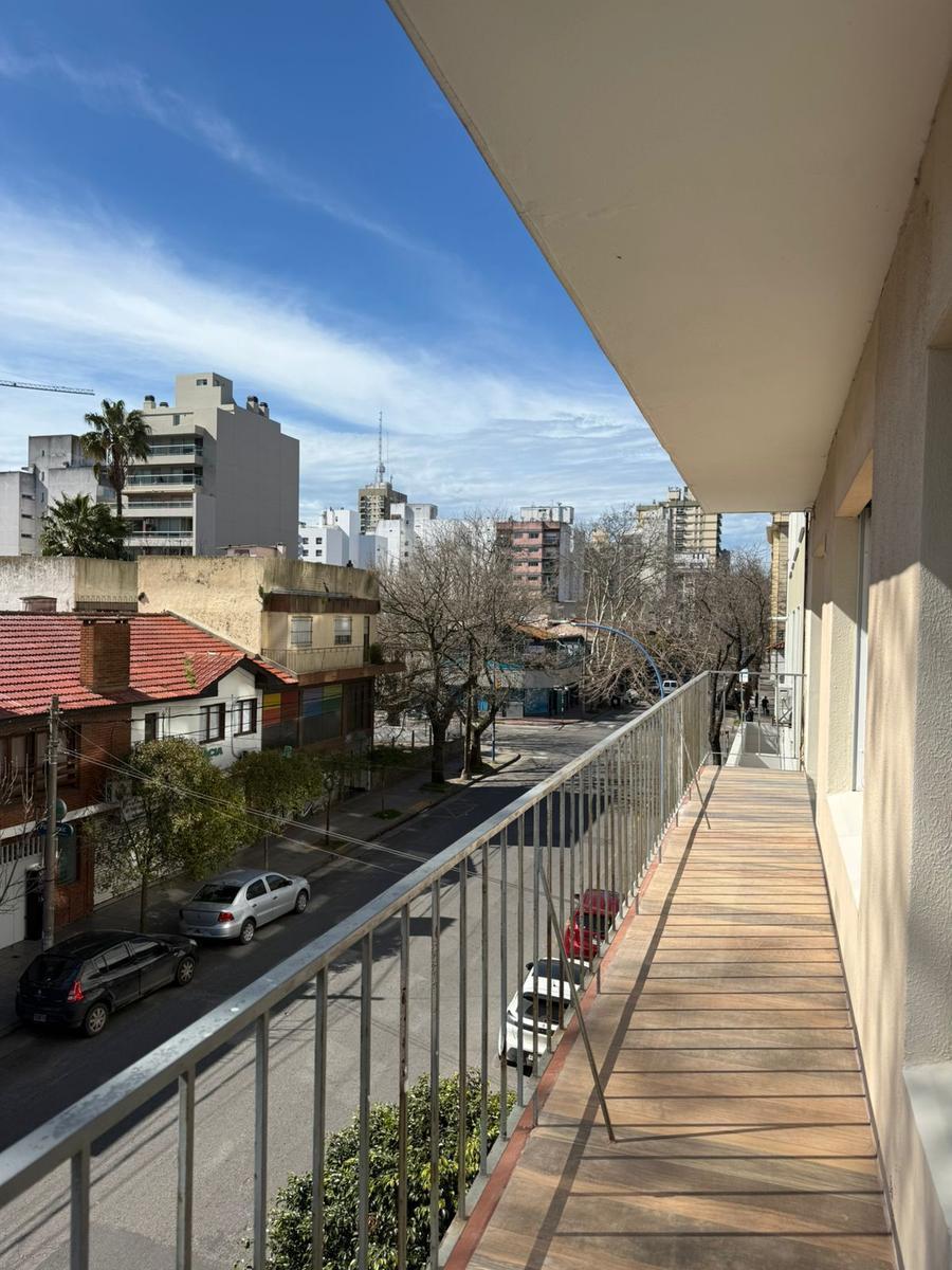 Depto 4 amb, 95m² con cochera — Plaza Mitre