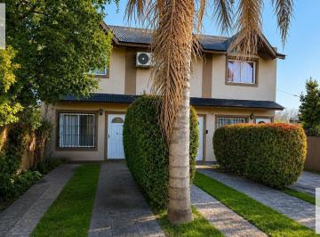 Casa · 65m² · 3 Ambientes · 2 Cocheras · Venta Encantador Duplex 3 Amb Cerca de Padua y Av Rivadavia
