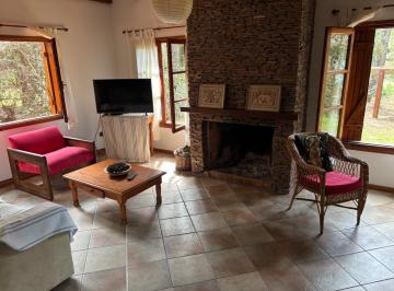 Casa · 120m² · 3 Ambientes · 1 Cochera · Casa en Alquiler