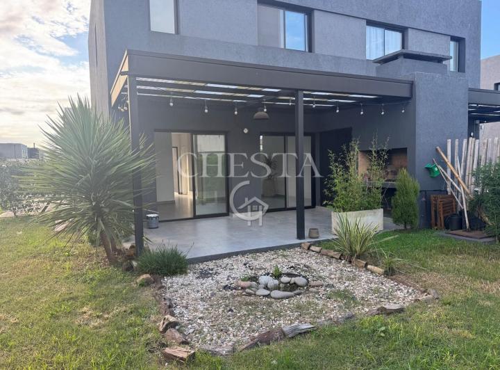 Casa · 112m² · 5 Ambientes