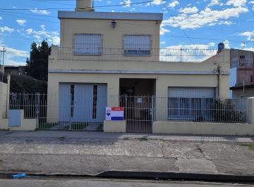 Casa · 144m² · 6 Ambientes · 1 Cochera · Casa Apta Credito - 3 Dorm - Lote 337 Mt - Grand Bourg