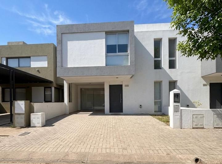 Casa · 170m² · 6 Ambientes · 2 Cocheras