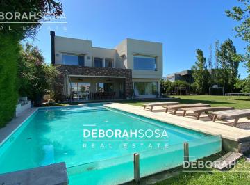 Casa · 300m² · 6 Ambientes · 2 Cocheras · Casa en Venta 6 Ambientes Al Agua - El Cantón Escobar Zona Norte
