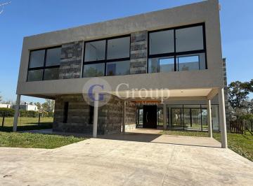 Casa · 208m² · 6 Ambientes · 1 Cochera · Casa Chalet en Venta en Monet Barrio Privado, Campana, G. B. a. Zona Norte