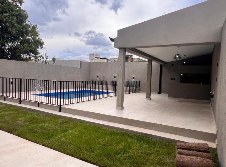 Casa · 175m² · 5 Ambientes · 1 Cochera