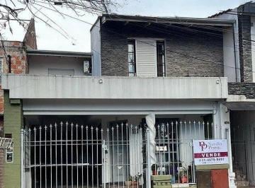 PH · 105m² · 4 Ambientes · 1 Cochera · Venta, PH 4 Ambientes Planta Baja, con Cochera. Hurlingham