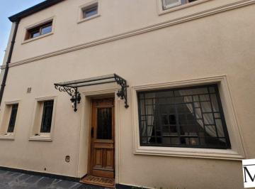 PH · 193m² · 5 Ambientes · Hermoso PH 5 Ambientes con Pileta, Quincho y Jardin!