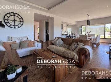 Casa · 194m² · 5 Ambientes · 6 Cocheras · Casa en Venta 5 Ambientes - Lote Interno - El Naudir - Escobar