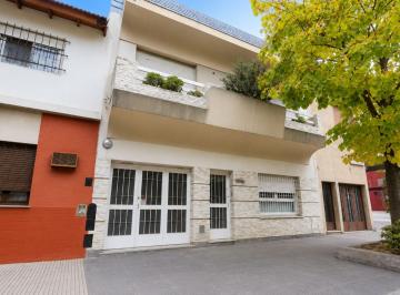 Casa · 213m² · 5 Ambientes · 2 Cocheras · Venta Casa 5 Amb Patio Terraza Cochera