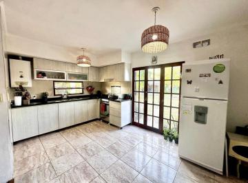Casa · 120m² · 4 Ambientes · 1 Cochera · Se Vende Casa en Jardines de La Costa I