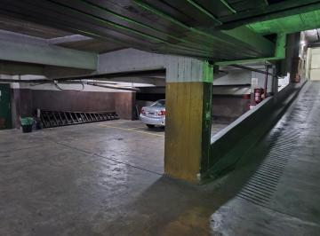 Garage , Monserrat · Cochera Privada Cubierta de 10 m² en Alquiler en Monserrat
