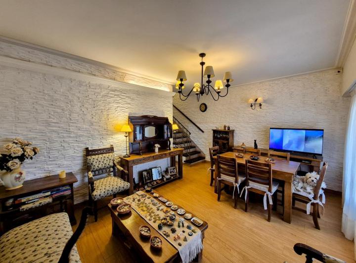 PH · 103m² · 5 Ambientes · 1 Cochera