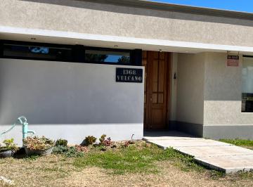 Casa de 3 ambientes, Pinamar · Alquiler Dic Enero Febrero Pinamar Para 6 Personas. Solo Familias!