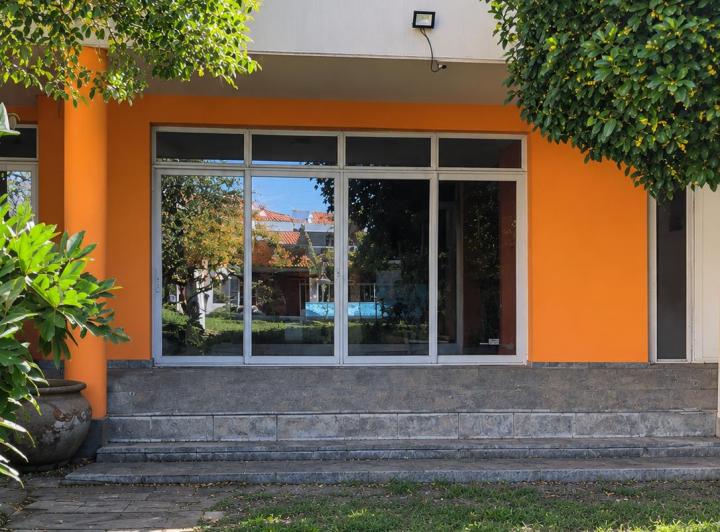 Casa · 239m² · 5 Ambientes · 2 Cocheras