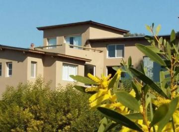 Casa · 200m² · 5 Ambientes · 4 Cocheras · Casa Chalet en Alq. Temporario en Costa Esmeralda, Costa Atlántica, Buenos Aires