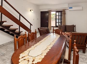 Living Comedor · Venta Casa Tipo Dúplex de 4 Ambientes con Cochera en Virrey del Pino, Apto Crédito Bancario.