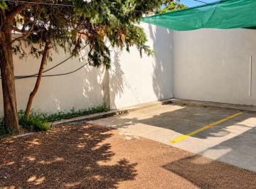 Garage , Villa Urquiza · Cochera Fija Semi Cubierta en Pb