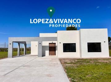 Casa de 4 ambientes, Pilar · Venta Moderna Casa en Pilar, Los Alcanfores.