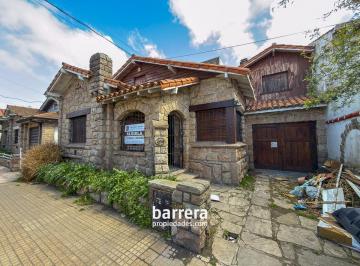 Casa · 170m² · 4 Ambientes · 1 Cochera · Chalet en Alquiler Comercial – Excelente Ubicación en Chauvin