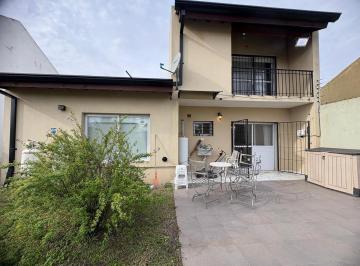 Casa · 120m² · 3 Ambientes · 2 Cocheras · Casa en Venta Campana