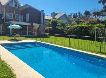 Casa · 273m² · 6 Ambientes · 3 Cocheras · Alquiler Casa 6 Amb Benavídez | Parrilla y Pileta