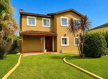 Casa · 143m² · 4 Ambientes · 1 Cochera · Venta Casa 4 Amb Depend. Barrio Acacias Blancas Escobar