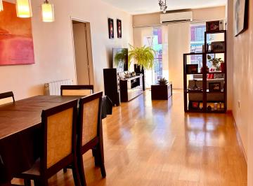 Departamento de 4 ambientes, Almagro · Semipiso Al Frente de 4 Amb. en Almagro, con Cochera, Balcón Aterrazado