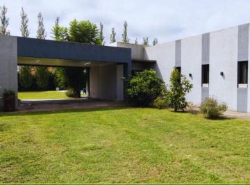 Casa de 4 ambientes, San Pedro · Casa Quinta con Pileta - Excelente Estado - Barrio Los Fresnos