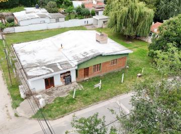 Casa · 211m² · 5 Ambientes · Casa en Valle Hermoso