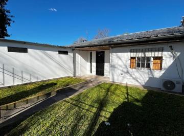 Casa · 170m² · 4 Ambientes · 1 Cochera · Casa en Venta Campana