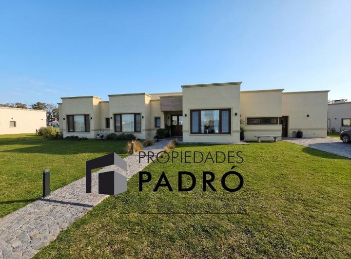 Casa · 185m² · 5 Ambientes · 2 Cocheras