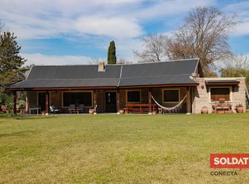 Casa · 134m² · 4 Ambientes · 3 Cocheras · Casa en Venta - Barrio Cerrado El Lago - Bella Vista