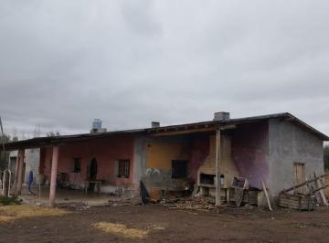 Quinta vacacional · 120m² · 3 Dormitorios · 2 Cocheras · Finca Venta en Los Claveles, San Rafael, Mendoza