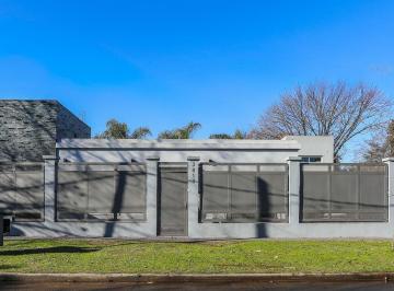Casa · 260m² · 5 Ambientes · 1 Cochera · Venta de Casa en Ranelagh