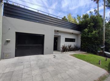Casa · 220m² · 4 Ambientes · 1 Cochera · Venta de Casa en City Bell