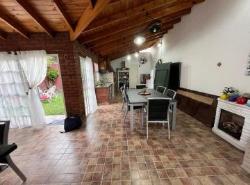 Casa · 138m² · 3 Ambientes · 2 Cocheras · Casa en Venta 3 Amb La Tabalada - San Justo