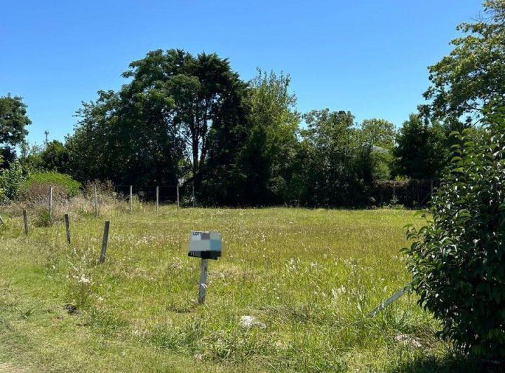 Terreno · 711m²