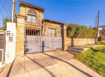 Casa · 100m² · 4 Ambientes · 1 Cochera · Venta Casa Estilo Campo Benavidez