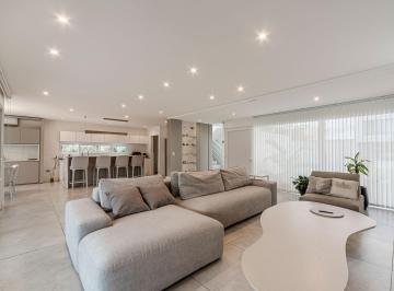 Casa · 223m² · 4 Ambientes · Venta Casa 3 Dorm./nordelta/los Castaños