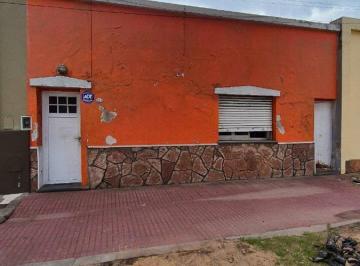 Casa · 52m² · 3 Ambientes · Venta de Casa a Una Cuadra de La Plaza Central