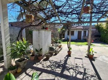 Casa · 250m² · 4 Ambientes · 1 Cochera · Venta Casa 4 Ambientes Cochera Wilde Avellaneda