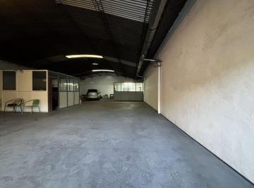 Bodega-Galpón · 331m² · Galpón 200 m² con Casa y Monoambiente Zona Oeste