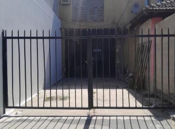 Bodega-Galpón · 74m² · Galpón en Venta en Tres de Febrero
