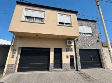 Casa · 281m² · 8 Ambientes · 2 Cocheras · Casa en Venta en Pergamino con Pileta