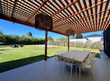 Casa · 182m² · 5 Ambientes · 2 Cocheras · Casa 5 Ambientes Venta Club de Campo Los Puentes